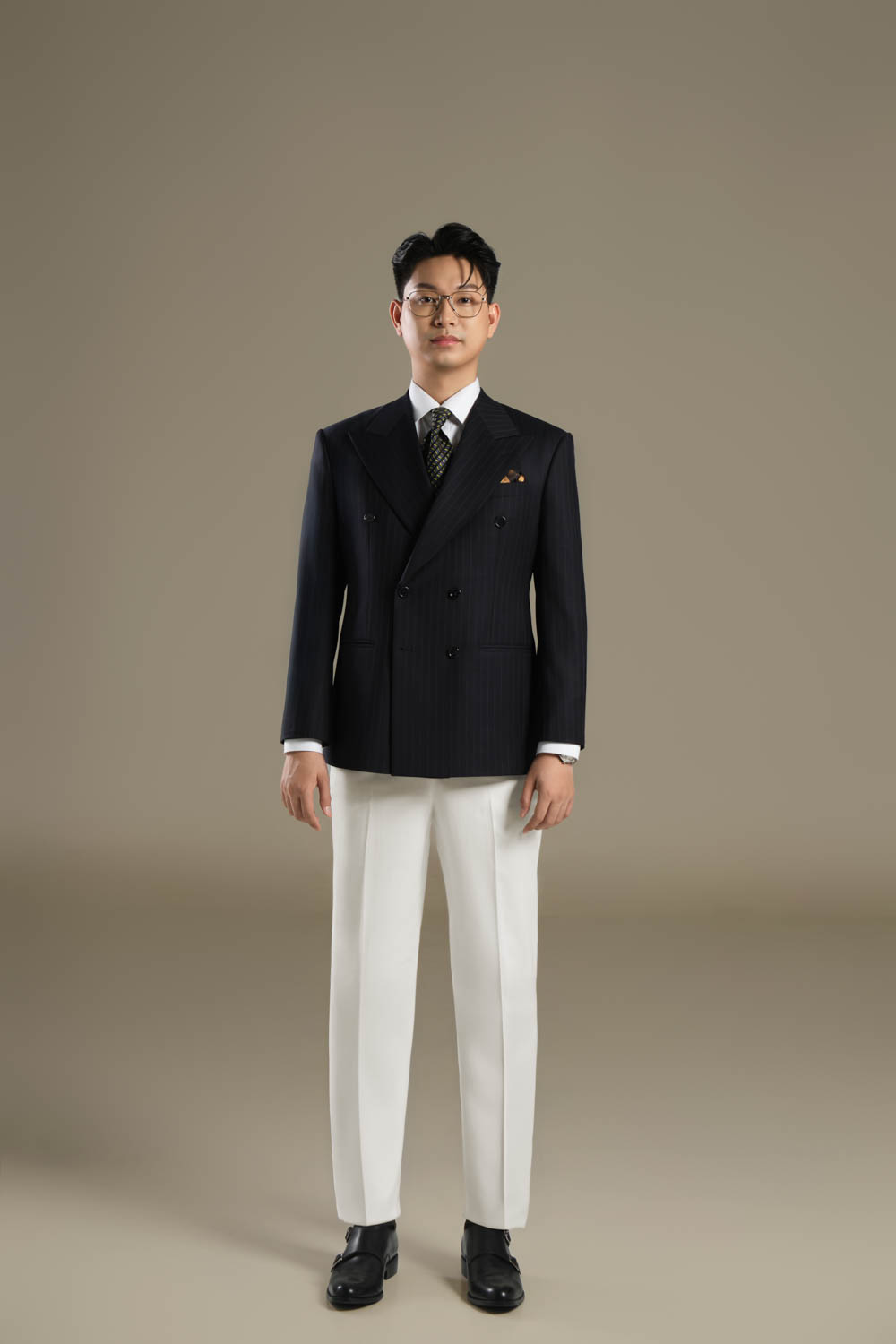 Look8 Black pinstripe peak lapel suit